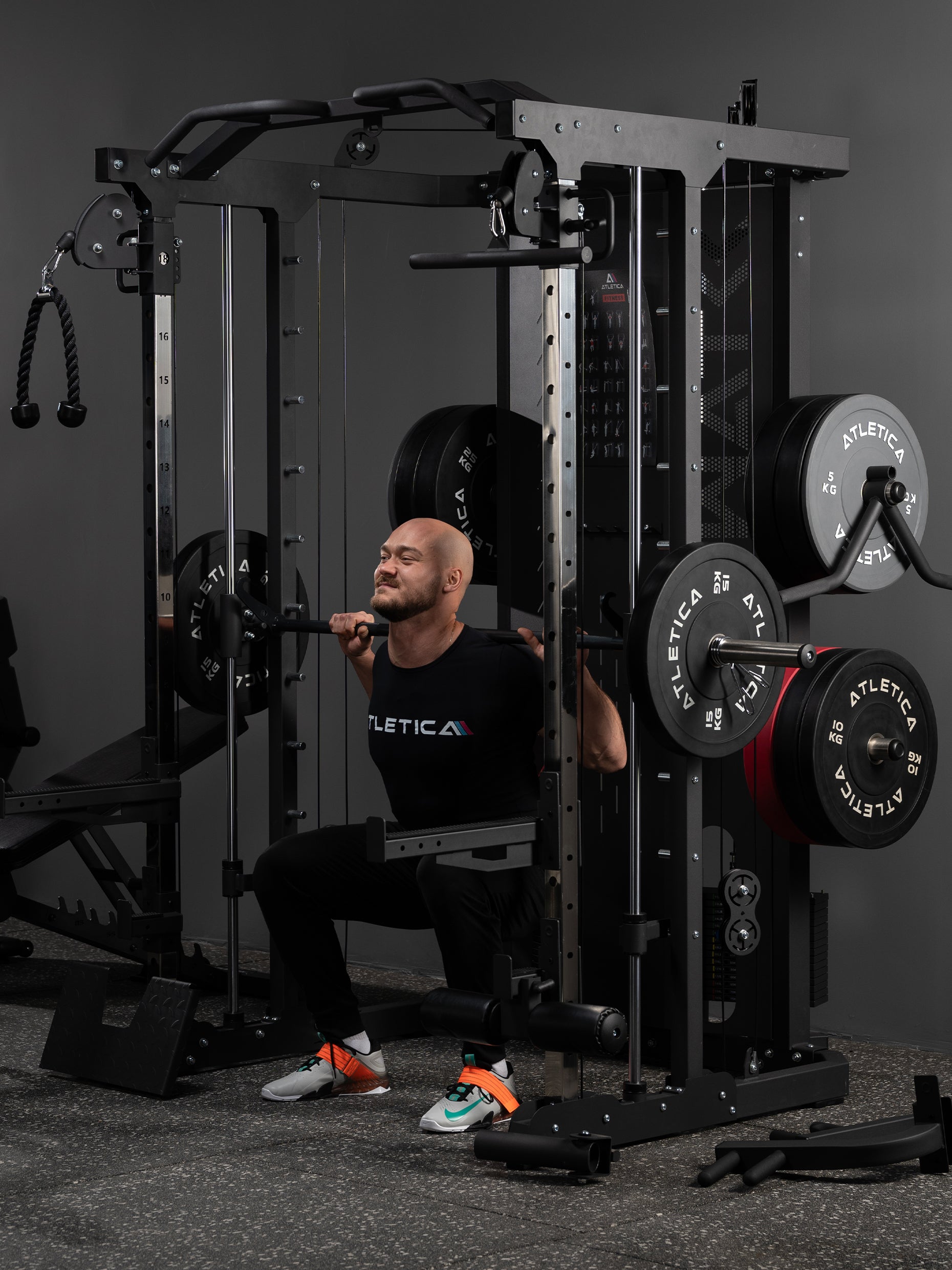 Kraftstation SWAT Basic Set: Back Squat an der Multipresse: #variante_swat-basic