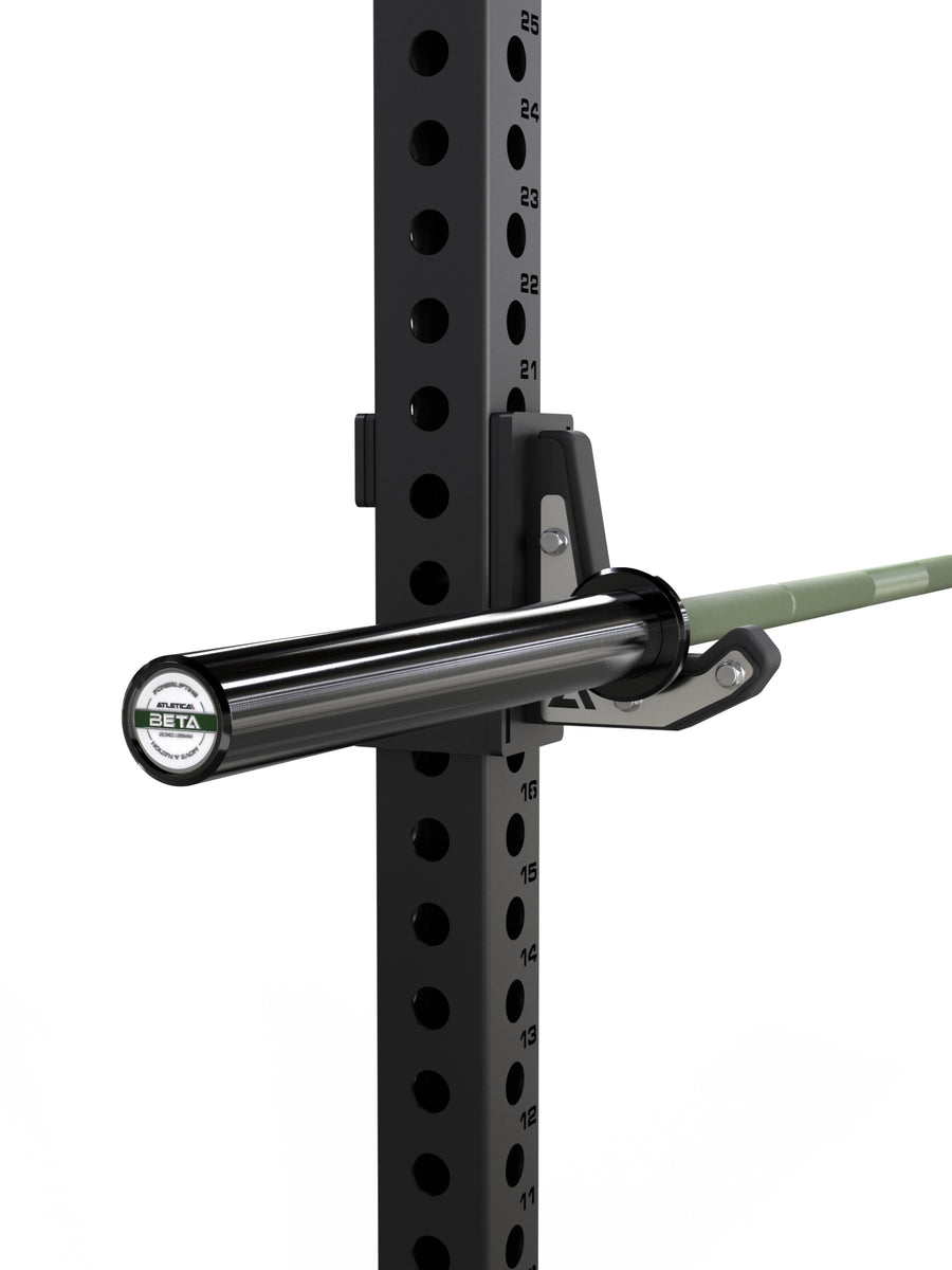 Hantelstangen: Langhantel Beta Powerlifting Langhantel, Entfessele Dein Powerlifting-Potential | 20kg | IPF-Markierung | Chrome / Military Green | 1200kg Belastbarkeit #color_military-green