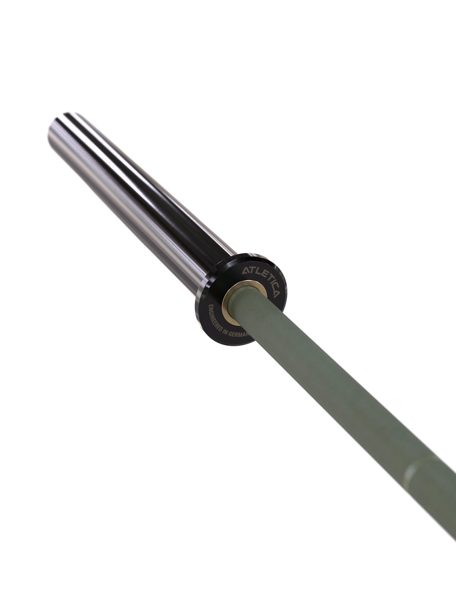 Hantelstangen: Langhantel Beta Powerlifting Langhantel, Entfessele Dein Powerlifting-Potential | 20kg | IPF-Markierung | Chrome / Military Green | 1200kg Belastbarkeit #color_military-green