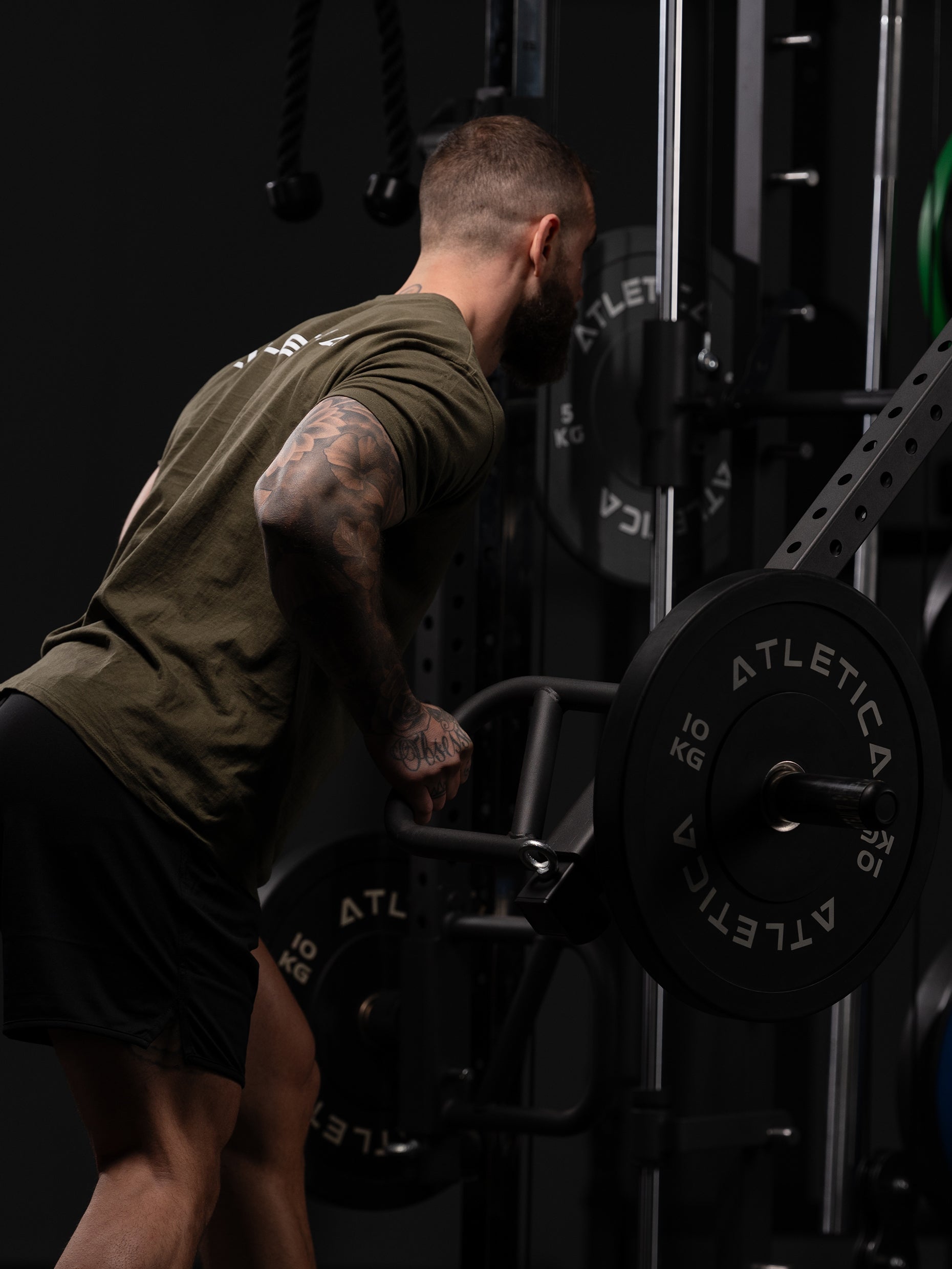 Oberkörpertraining an der KSK Kraftstation: #variants_ksk-+-jammer-arms