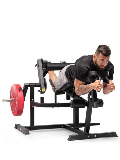 Kraftgerät Fullbody Multitrainer Leg Curl: Plate Loaded, enorme Traglast bis 350kg